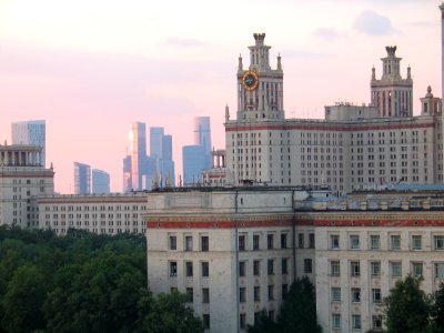 Ломоносовский_корпус_Г-7xx_-_на_север