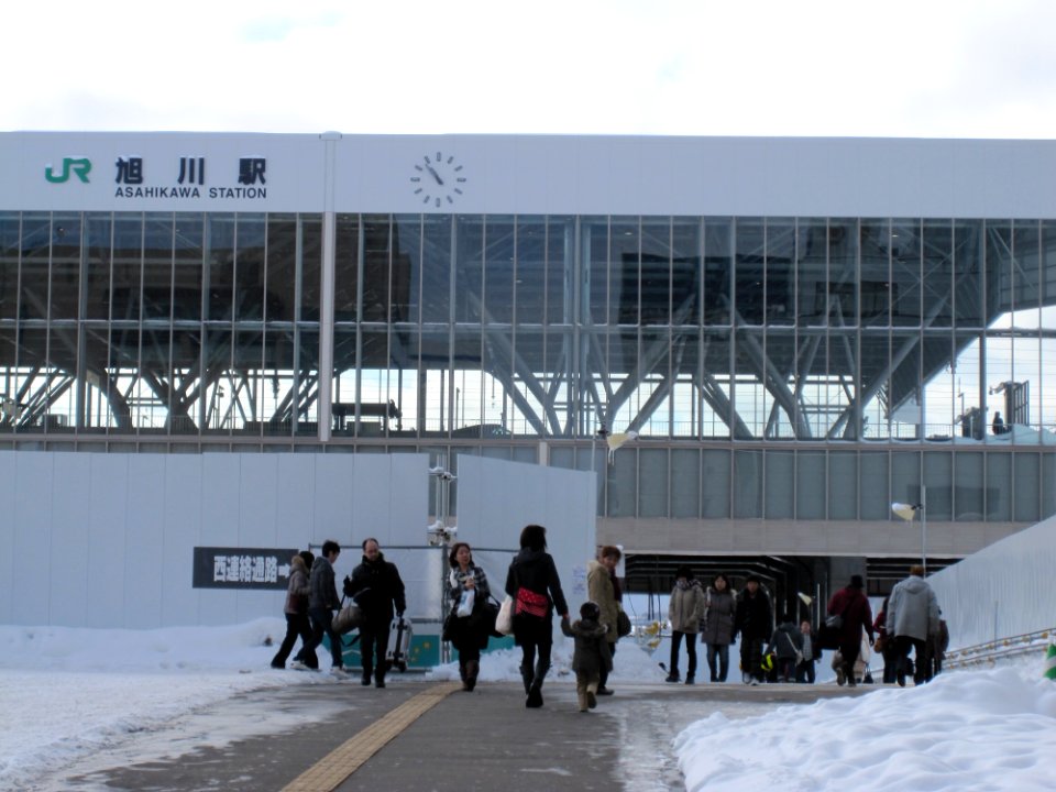 旭川駅西口外観・昼
