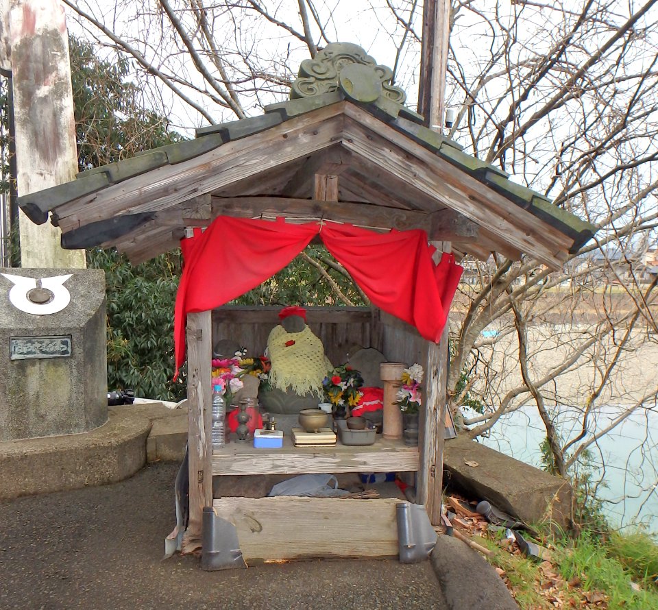 兵庫県豊岡市日高町日置（日置橋右岸）の地蔵堂