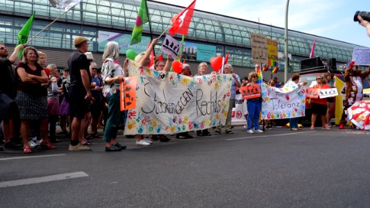 „Keine_Verehrung_von_Naziverbrechern“_Demonstrations_in_Berlin-Spandau_06