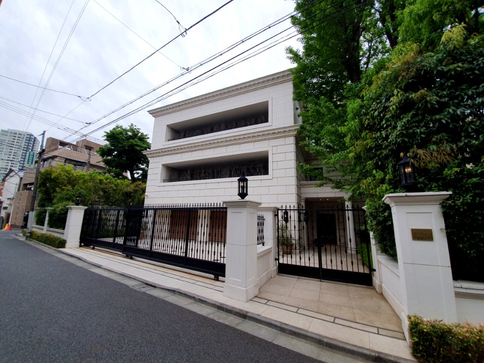 テラス白金（2011年に般若苑の跡地に建設された豪邸）_2