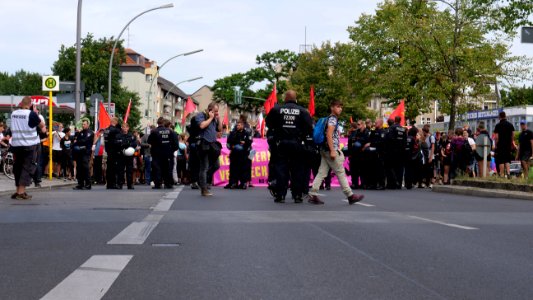 „Keine_Verehrung_von_Naziverbrechern“_Demonstrations_in_Berlin-Spandau_11