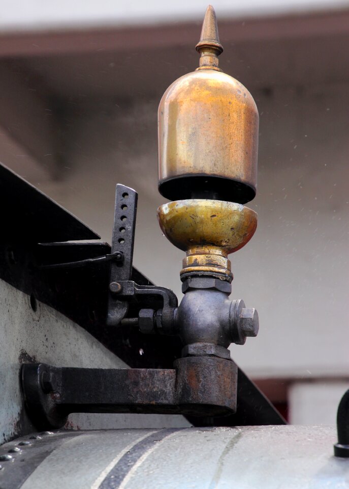 Whistle vintage valve