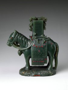 清_碧玉馬寶_Horse_carrying_books
