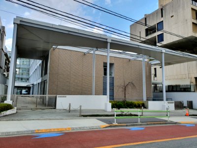 港區立三田中學校