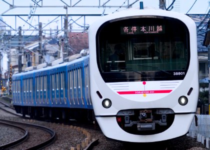 西武30000系電車_38101編成_"DORAEMON_GO!"(2020-11-07_5643レ)