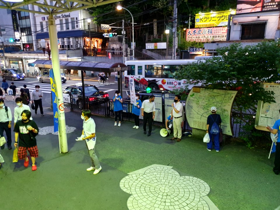 鈴木あきひろ、選挙前、大森駅で