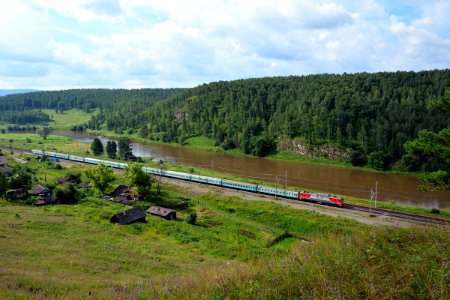 ЭП2К-253,_Россия,_Челябинская_область,_перегон_Усть-Катав_-_Яхино_(Trainpix_202668)