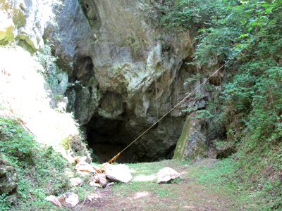 帝釈観音堂洞窟遺跡（2012年8月）