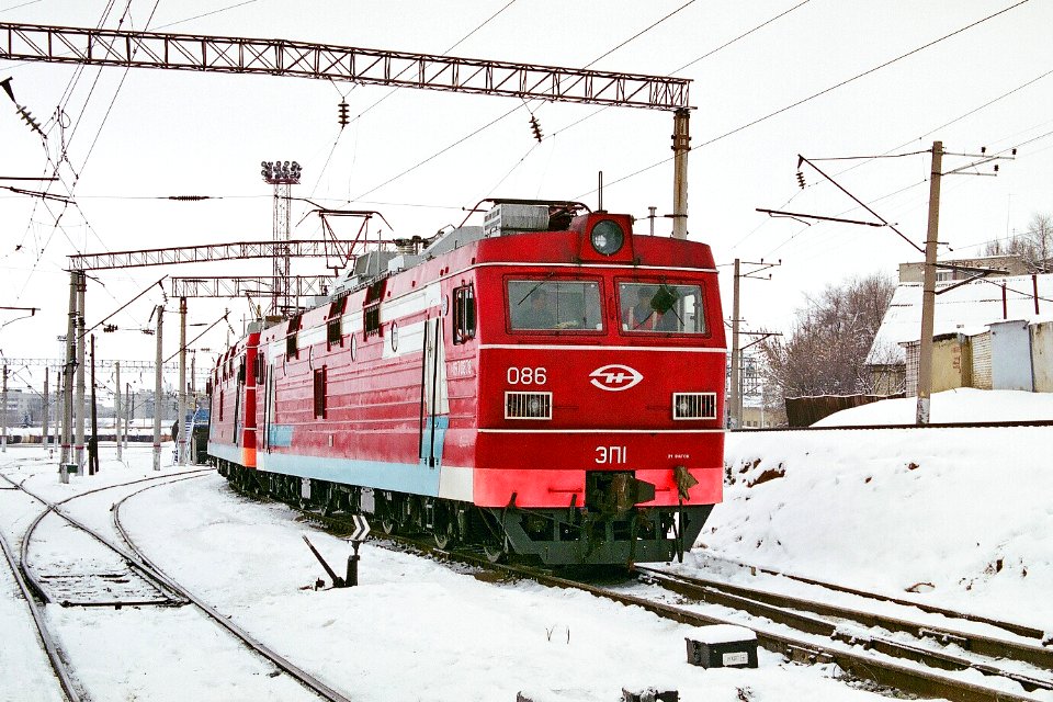 ЭП1-086,_Russia,_Saratov_region,_Saratov_depot_(Trainpix_186035)