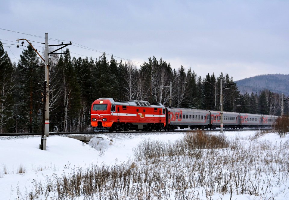 ЭП2К-049,_Russia,_Chelyabinsk_region,_Floysovaya_-_Syrostan_stretch_(Trainpix_184257)