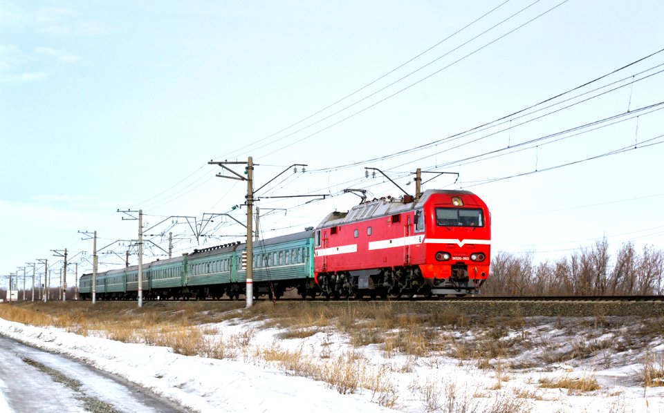 ЭП2К-065,_Russia,_Chelyabinsk_region,_Kumisnoye_-_Troick_stretch_(Trainpix_158508)