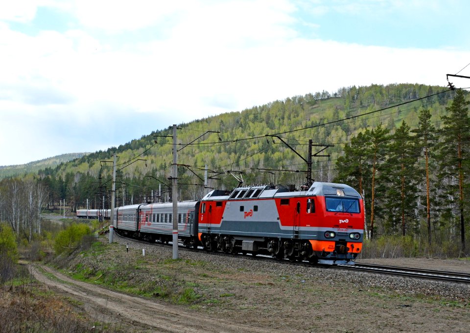 ЭП2К-267,_Russia,_Chelyabinsk_region,_Floysovaya_-_Syrostan_stretch_(Trainpix_195951)