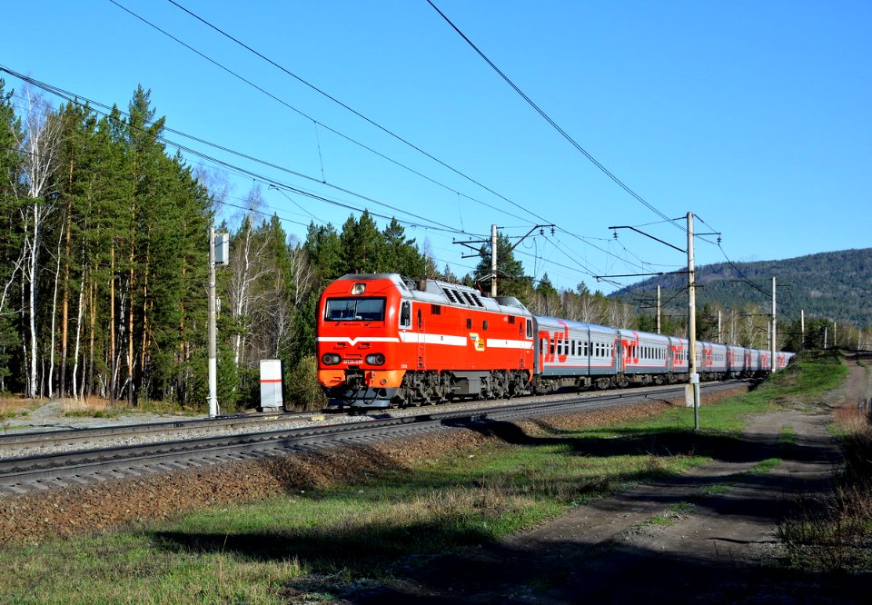 ЭП2К-038,_Россия,_Челябинская_область,_перегон_Миасс-I_-_Кисегач_(Trainpix_195175)
