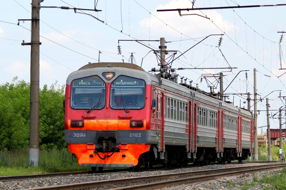 ЭД9М-0182,_Russia,_Ryazan_region,_Ryazhsk-I_station_(Trainpix_168567)