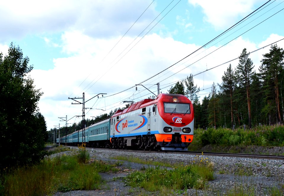 ЭП2К-011,_Россия,_Челябинская_область,_перегон_Миасс-I_-_Кисегач_(Trainpix_201917)