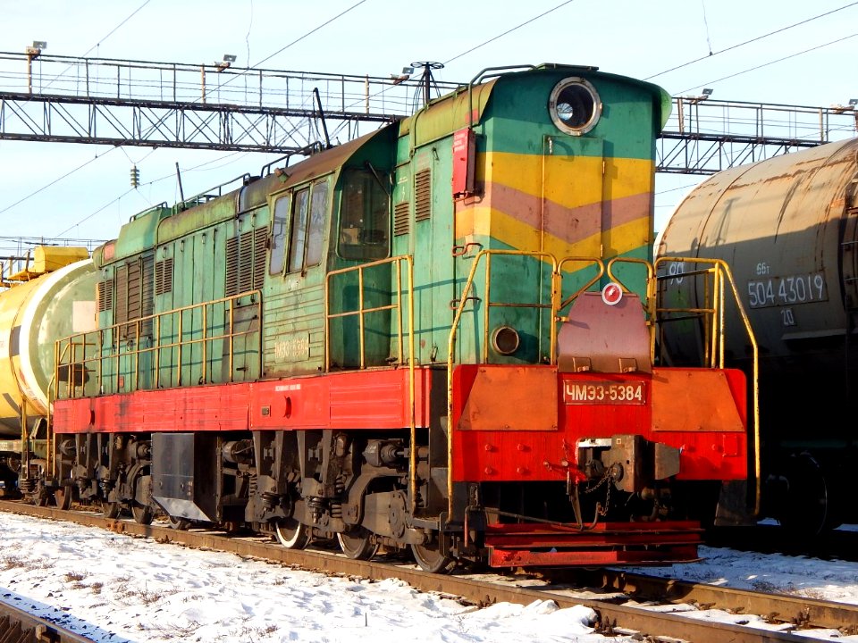 ЧМЭ3-5384,_Россия,_Самарская_область,_станция_Сызрань_(Trainpix_151554)