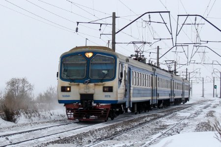 ЭД9МК-0076,_Казахстан,_Карагандинская_область,_перегон_Майкудук_-_Жана_Караганды_(Trainpix_185245)