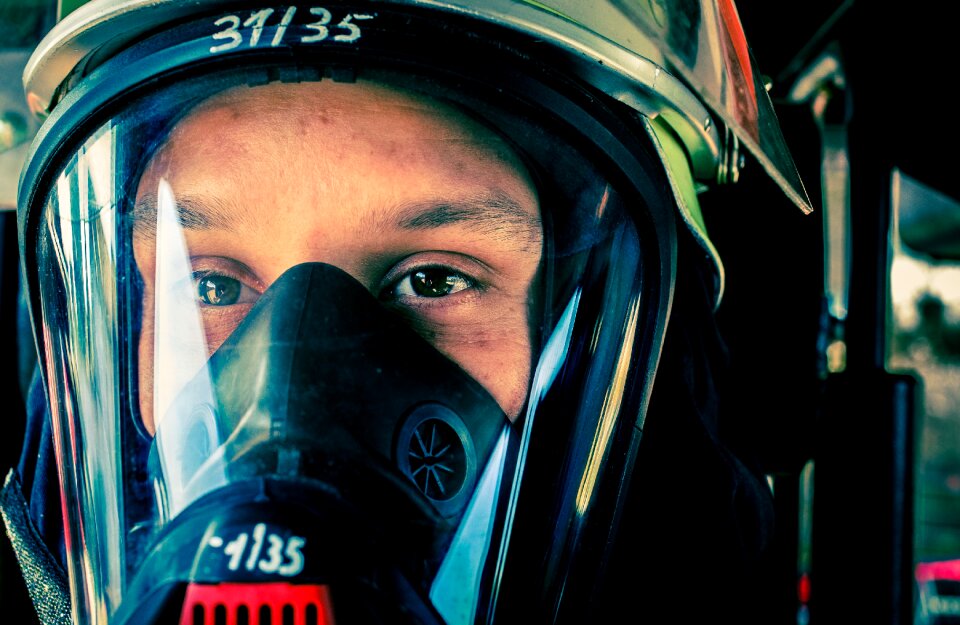 Fire fighter helm equipment