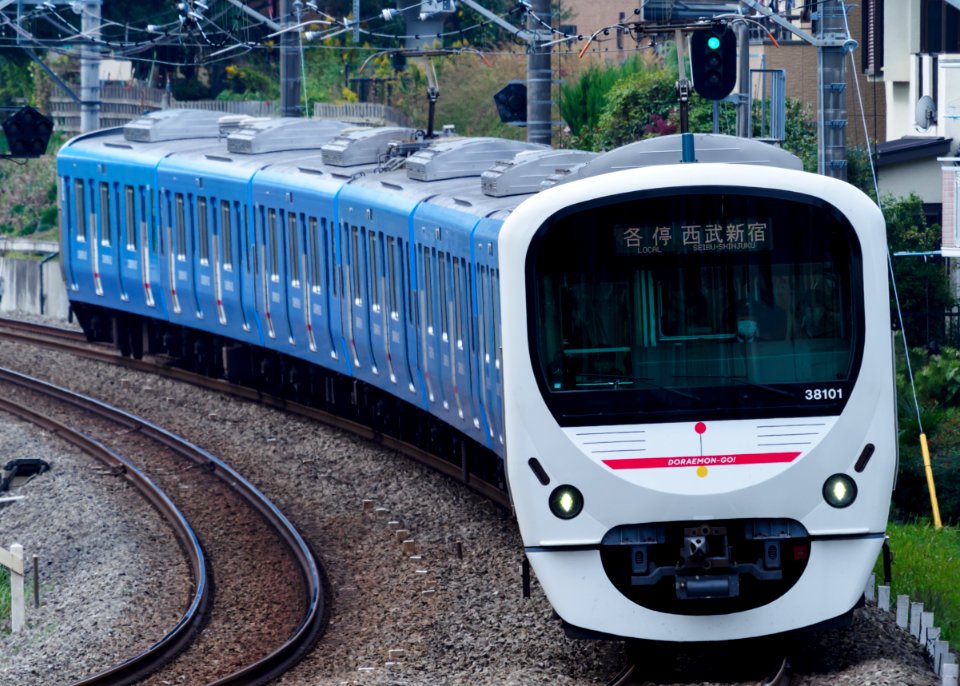 西武30000系電車_38101編成_"DORAEMON_GO!"(2020-11-07_5616レ)