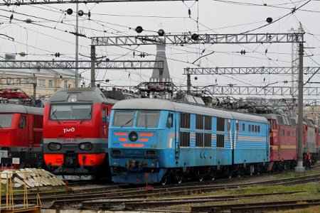 ЧС6-004,_Россия,_Санкт-Петербург,_депо_Санкт-Петербург-Пассажирский-Московский_(Trainpix_209925)