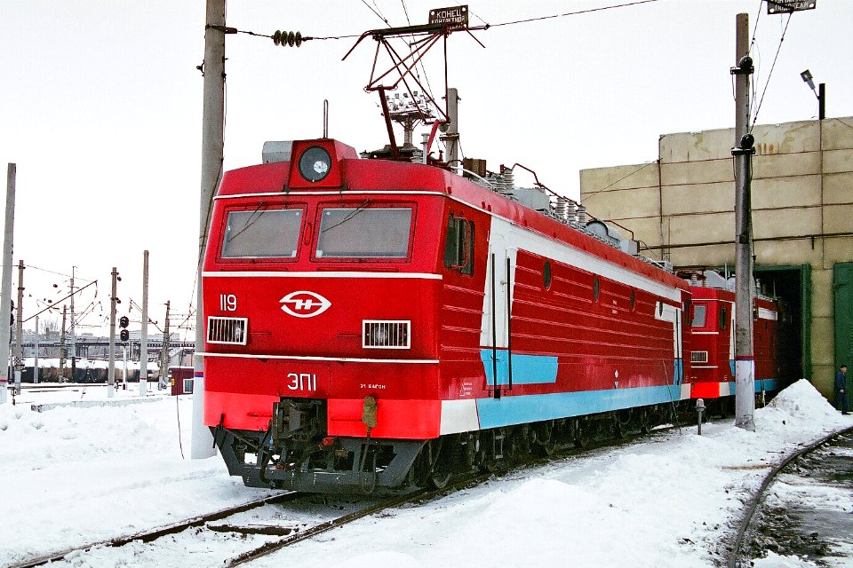 ЭП1-119,_Russia,_Saratov_region,_Saratov_depot_(Trainpix_181369)