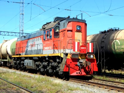 ТЭМ18ДМ-742,_Russia,_Samara_region,_Oktyabrsk_station_(Trainpix_204911)