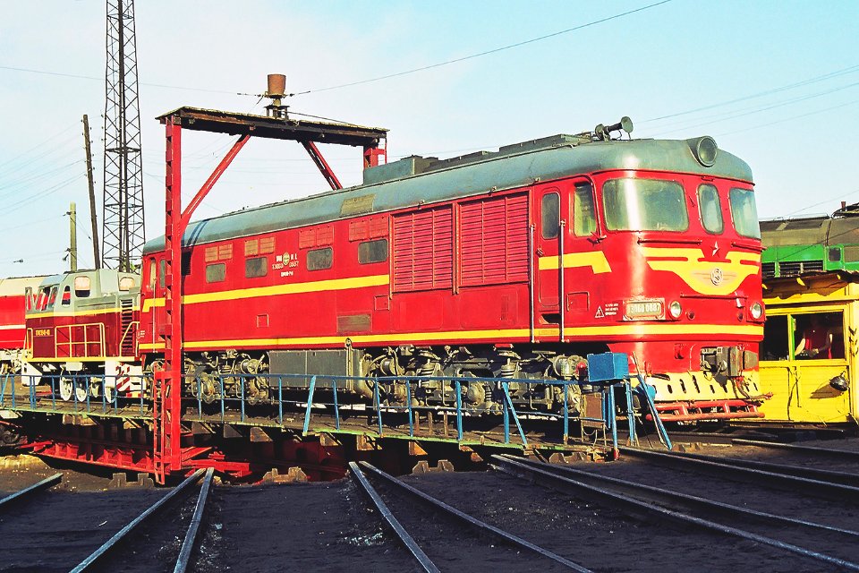 ТЭП60-0887,_Russia,_Saratov_region,_Saratov_depot_(Trainpix_149790)