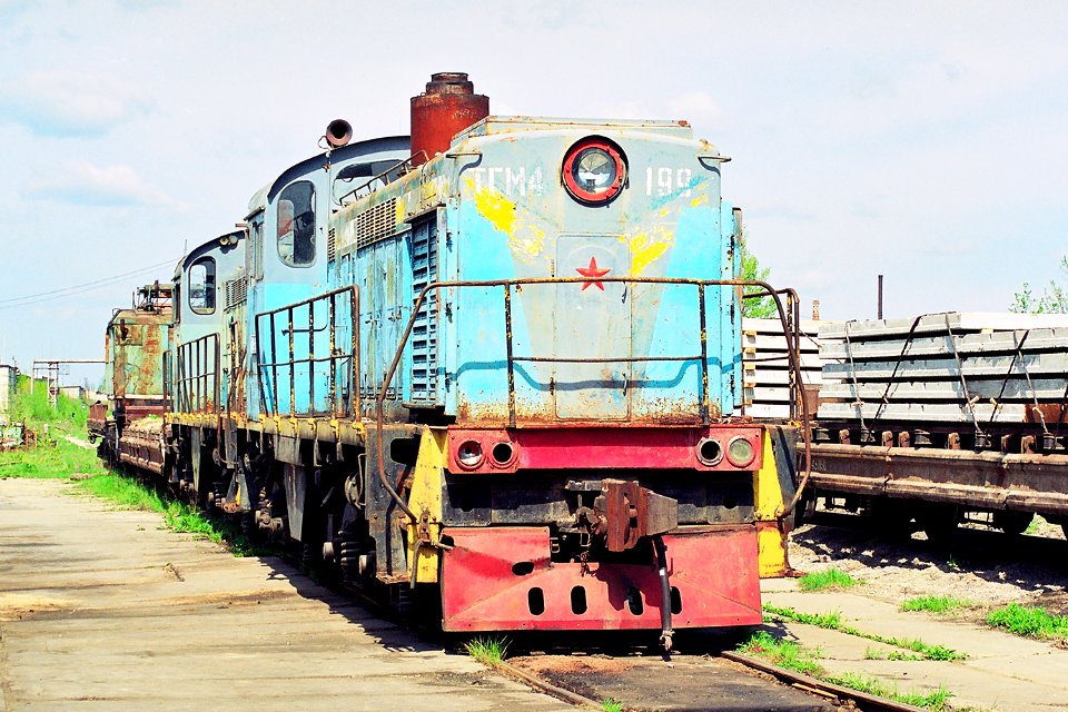 ТГМ4-199,_Russia,_Moscow_region,_Serpukhov_Indusrtial_railway_(Trainpix_154683)