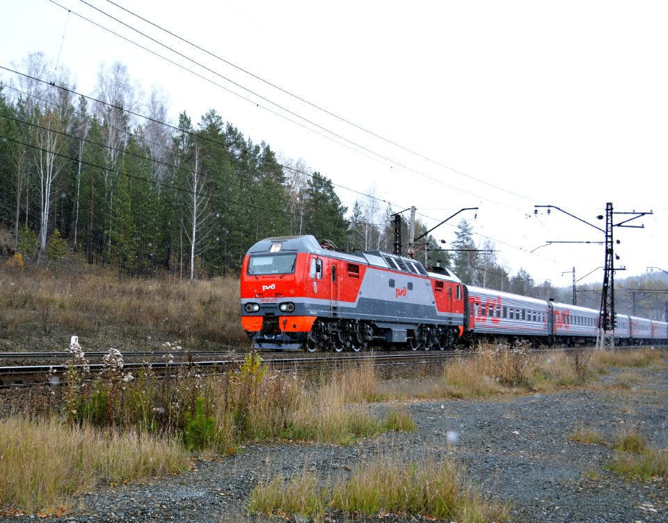 ЭП2К-275,_Russia,_Chelyabinsk_region,_Floysovaya_-_Syrostan_stretch_(Trainpix_145181)