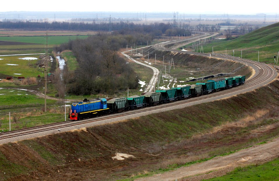 ТЭМ15-041,_Россия,_Краснодарский_край,_перегон_Красная_Стрела_-_Юровский_(Trainpix_191383)