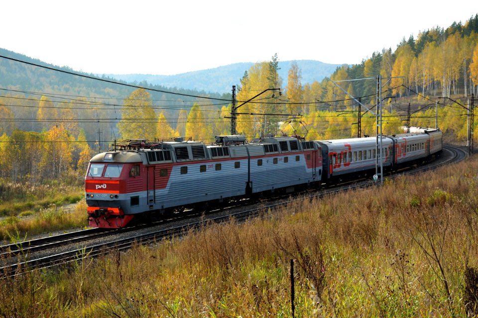 ЧС7-005,_Russia,_Chelyabinsk_region,_Syrostan_-_Floysovaya_stretch_(Trainpix_143921)