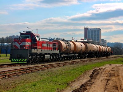 ТЭМ-ТМХ-053,_Литва,_Вильнюс,_подъездной_путь_от_станции_Вильнюс_(Trainpix_160420)