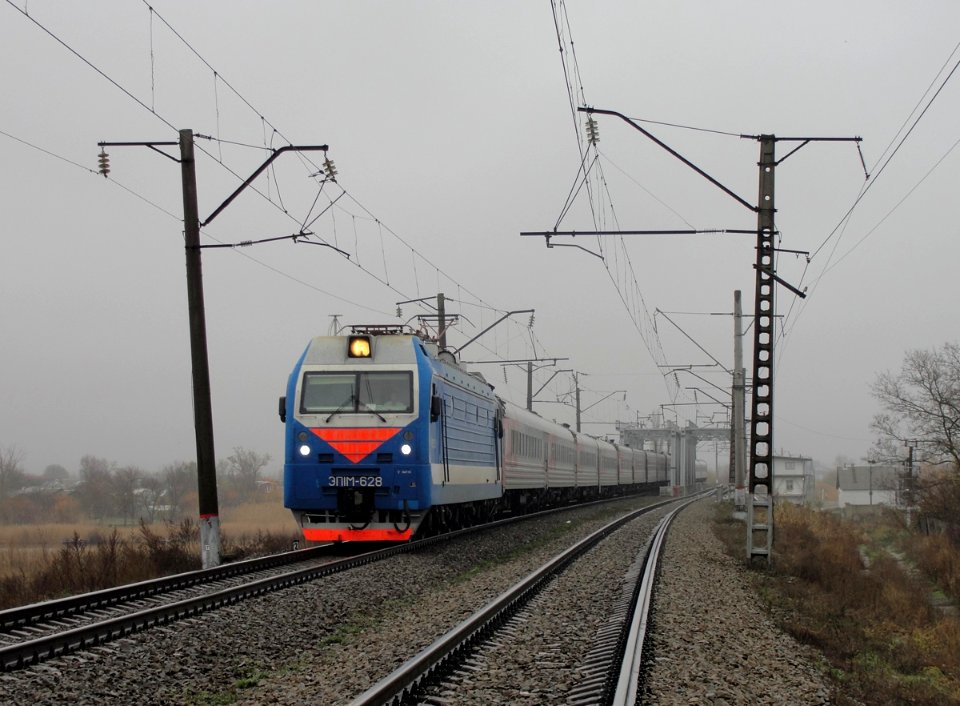 ЭП1М-628,_Россия,_Ростовская_область,_перегон_Степная_-_Каяла_(Trainpix_210483)