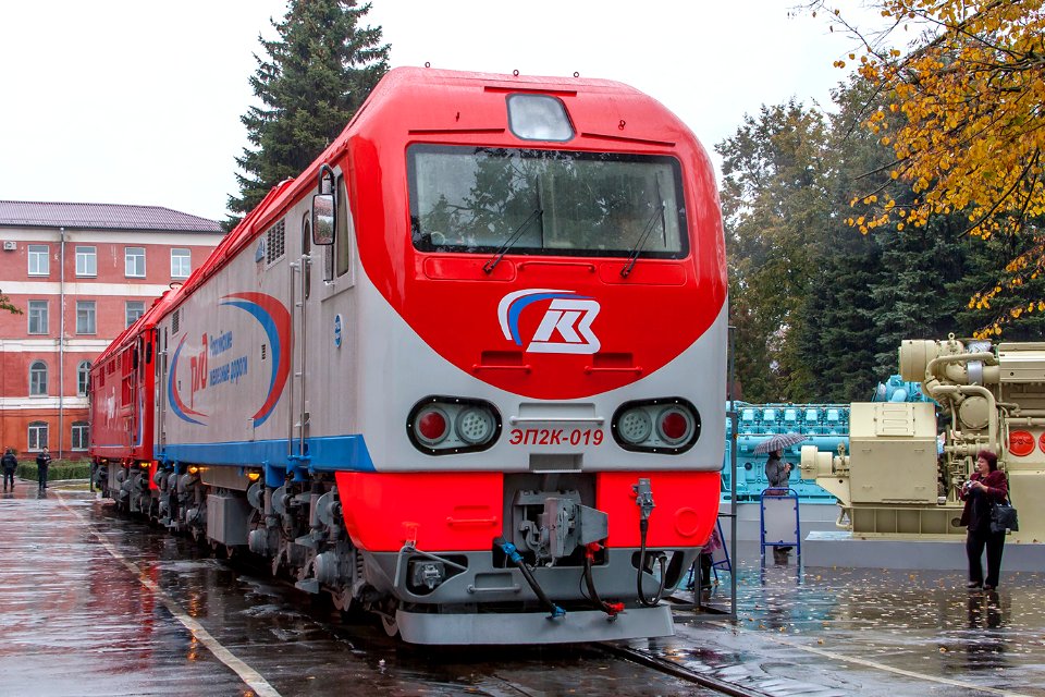 ЭП2К-019,_Russia,_Moscow_region,_Kolomna,_PJSC_"Kolomensky_Zavod”_(Trainpix_152970)