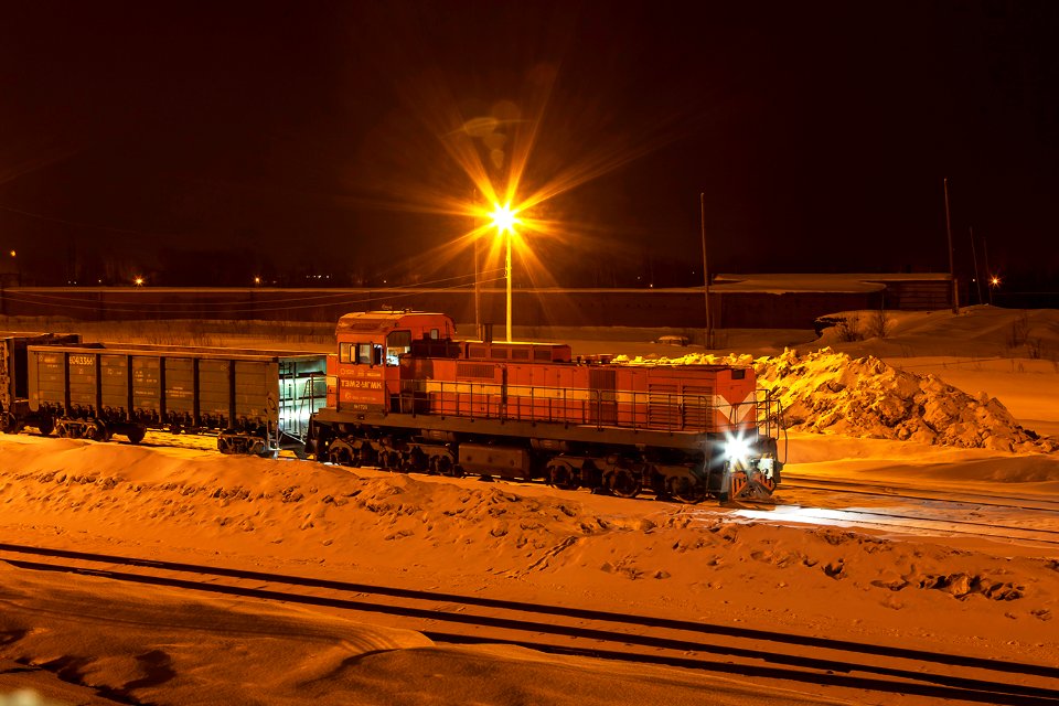 ТЭМ2УГМК-1720,_Russia,_Sverdlovsk_region,_OJSC_"Svyatogor",_Med'_station_(Trainpix_156889)