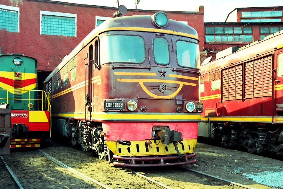 ТЭП60-0886,_Russia,_Saratov_region,_Saratov_depot_(Trainpix_168027)