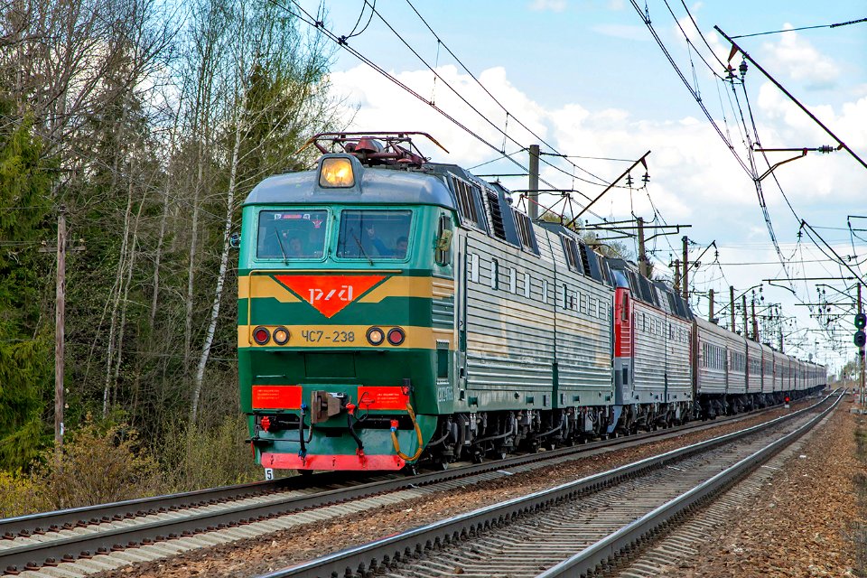 ЧС7-238,_Russia,_Moscow_region,_Buzhaninovo_-_Arsaki_stretch_(Trainpix_177784)