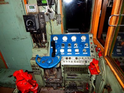 ТЭМ2-1296,_Россия,_Самарская_область,_ПТОЛ_Сызрань-I_(Trainpix_142915)