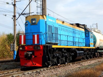 ТЭМ18ДМ-438,_Россия,_Самарская_область,_станция_Сызрань_(Trainpix_144481)