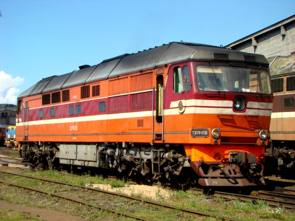ТЭП70-0136,_Россия,_Санкт-Петербург,_депо_Санкт-Петербург-Варшавский_(Trainpix_46249)