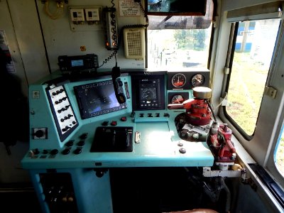 ТЭМ18ДМ-441,_Россия,_Самарская_область,_станция_Сызрань-I_(Trainpix_138066)