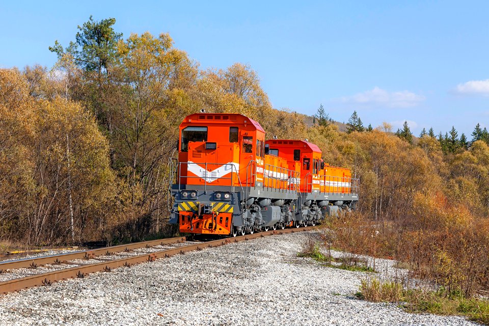ТЭМ2УГМК-6851,_Russia,_Kemerovo_region,_junction_line_of_Kaltanskiy_coal_strip_mine_to_Sarbala_Railway_station_(Trainpix_187564)