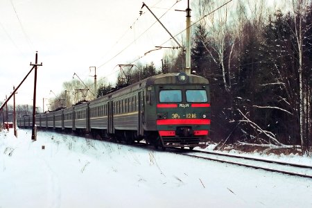 ЭР2-1216,_Russia,_Moscow_region,_Volokolamsk_-_Blagoveshchenskoye_stretch_(Trainpix_151418)