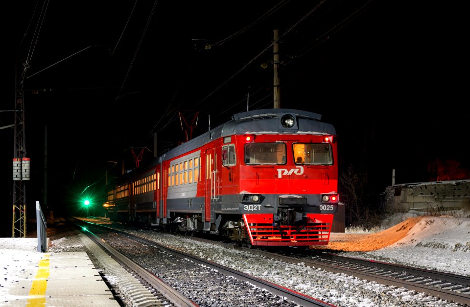 ЭД2Т-0025,_Russia,_Chelyabinsk_region,_Floysovaya_-_Miass-I_stretch_(Trainpix_183452)