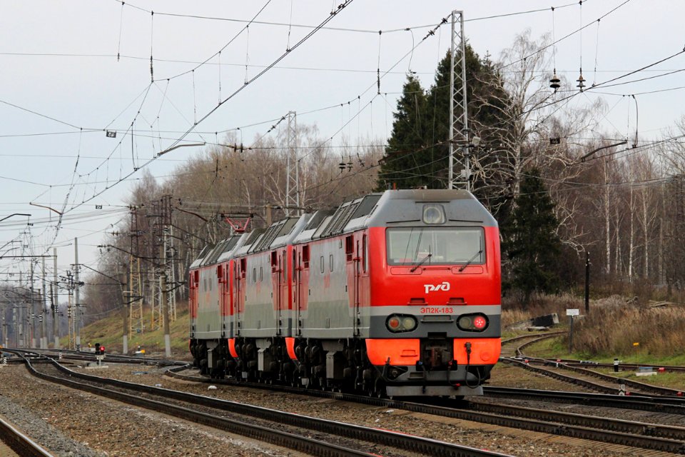 ЭП2К-183,_Россия,_Ярославская_область,_станция_Коромыслово_(Trainpix_178872)