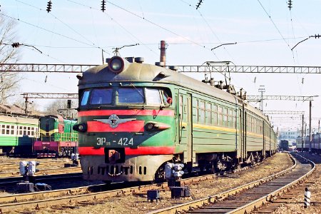 ЭР9П-424,_Россия,_Воронежская_область,_станция_Воронеж-I_(Trainpix_191222)