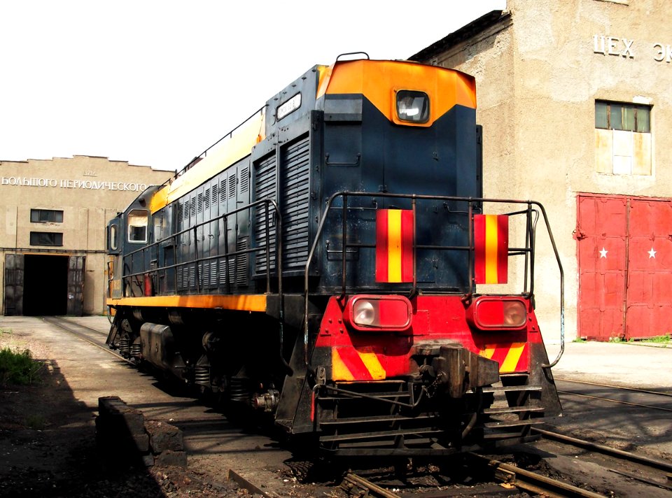 ТЭМ2У-9218,_Казахстан,_Карагандинская_область,_депо_КПТУ_(Trainpix_32986)