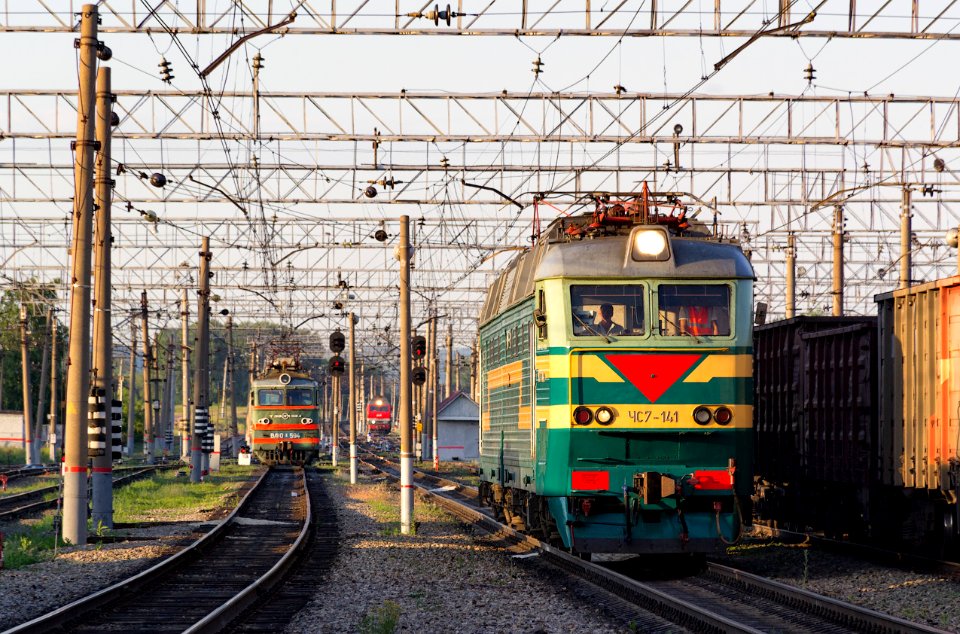 ЧС7-141,_Россия,_Башкортостан,_станция_Кандры_(Trainpix_165916)