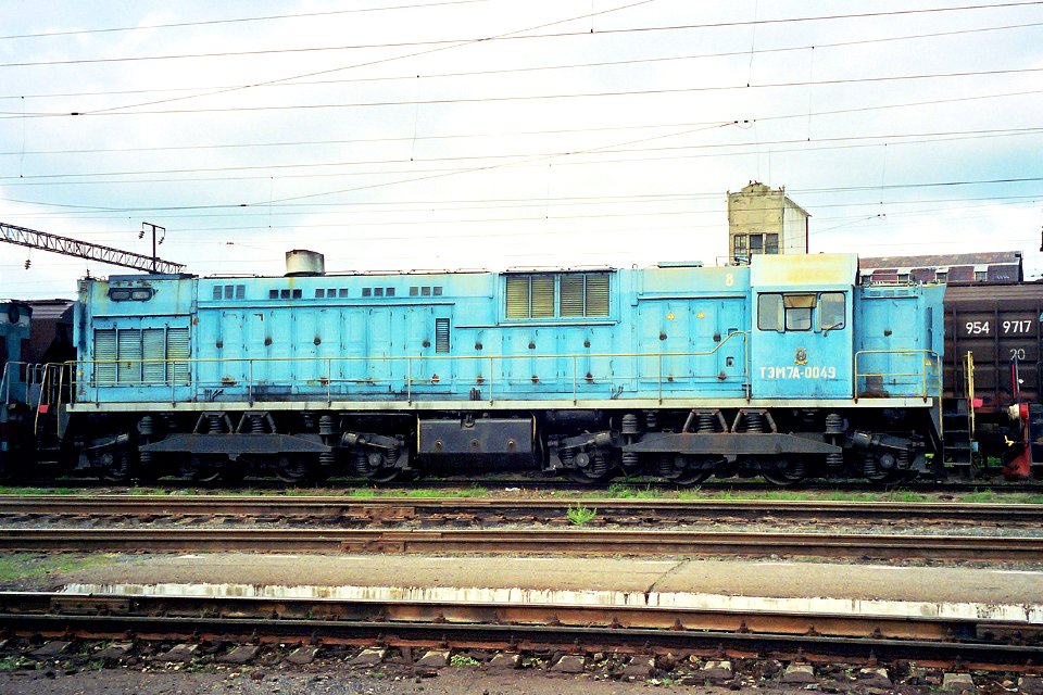 ТЭМ7А-0049,_Russia,_Saratov_region,_Atkarsk_Railway_station_(Trainpix_170742)